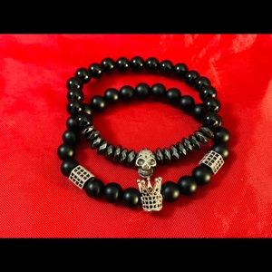 Onyx matte skull shaped stone beads crown bracelet